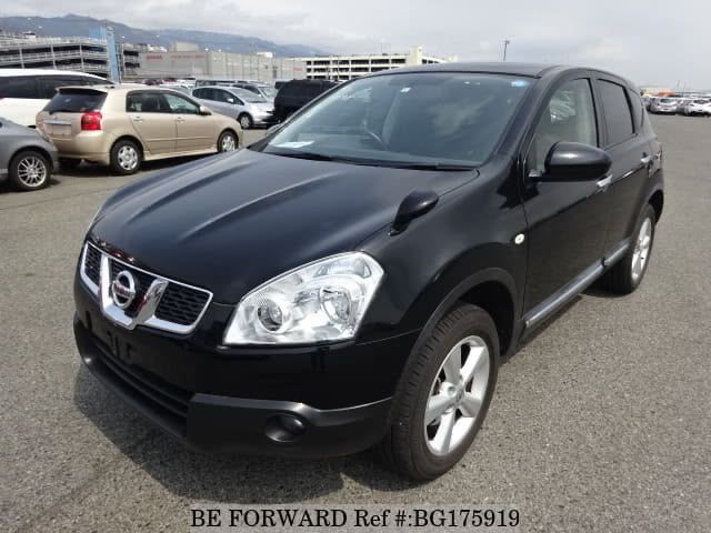 Black Nissan Dualis from the Capable Car Rental Dominica fleet
